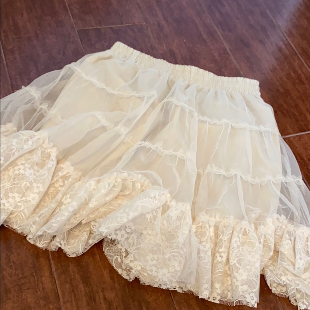 Off white slip/skirt lace